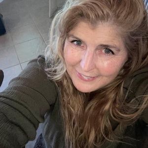 Meet your Posher, Rayechelle